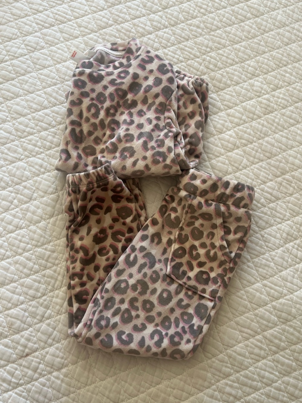 Cat & Jack Little Girl Leopard Print Velour Sweatshirt and Jogger Set Size 4t